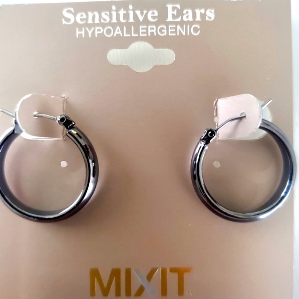 Mixit light black earrings, very cute